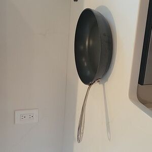 All-CLAD 10.5" pan